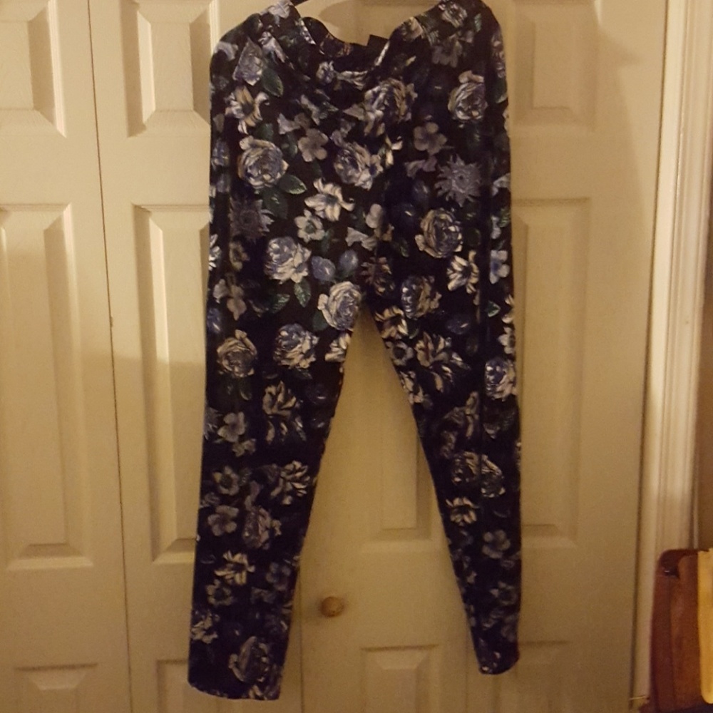 Pants set, - Picture 2 of 3